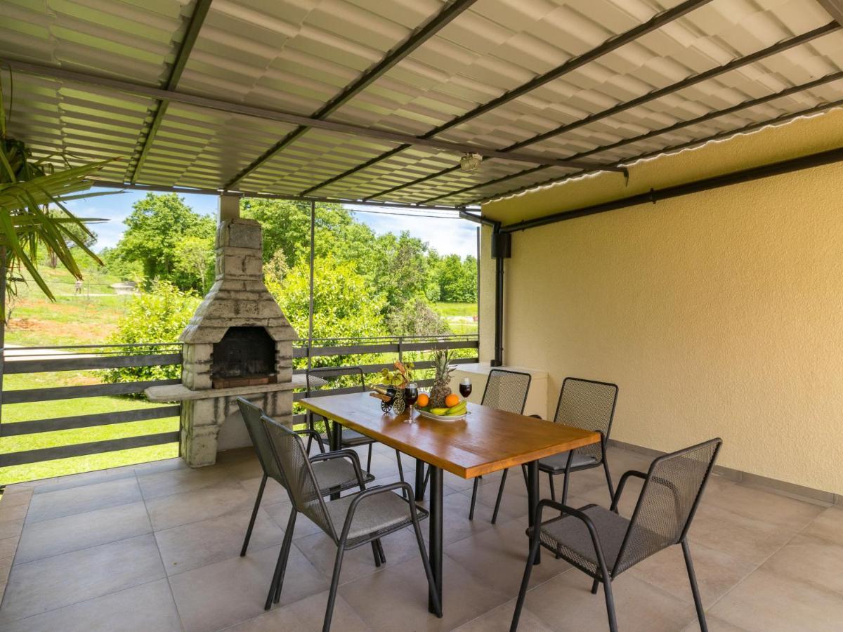 Pićan Holiday Home Larisa - Ipc141 By Interhome מראה חיצוני תמונה